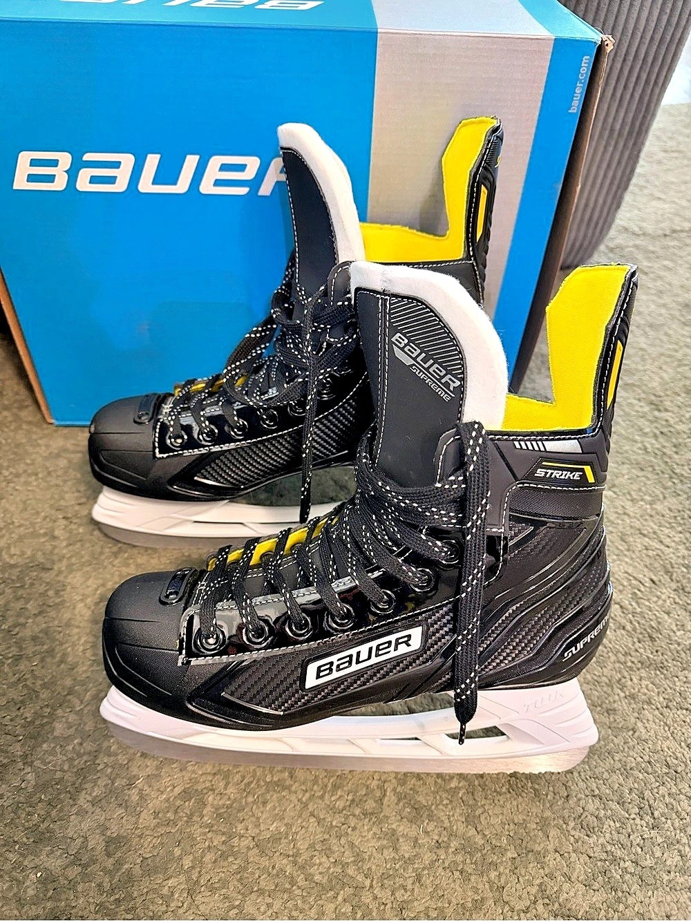 Bauer Supreme Strike Ice Hockey Skates – Size 8 – Regular Width